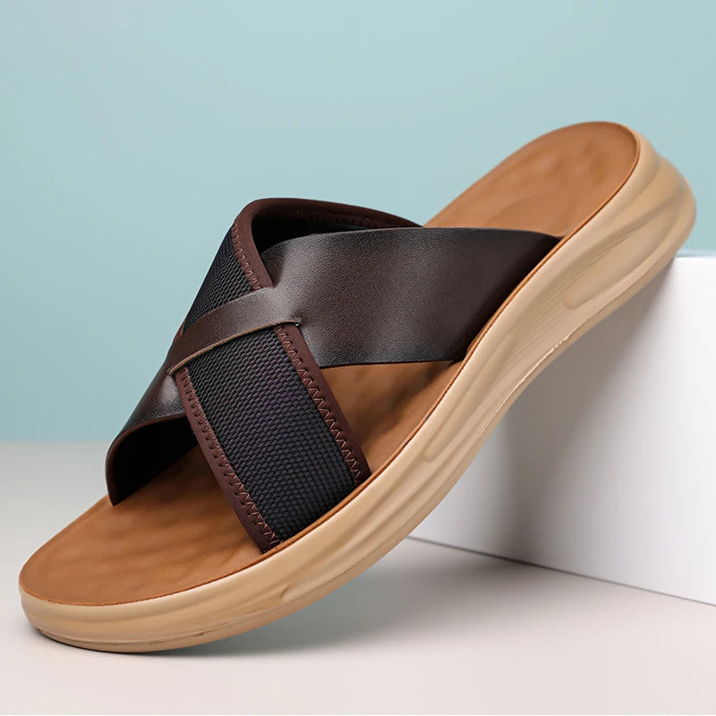 Summer New Designer Slippers for Men Solid Color Fashion Casual Anti-slip Wear-resistant Beach Shoes Male Outwear Flip Flop Man