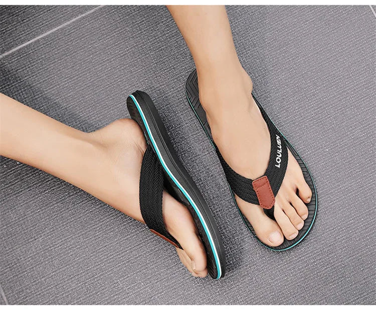 Fashion Green Flip Flops Man Slides Lightweight Soft Flat Slippers For Men Outdoor Non-Slip Beach Slippers Man Summer Flip Flops
