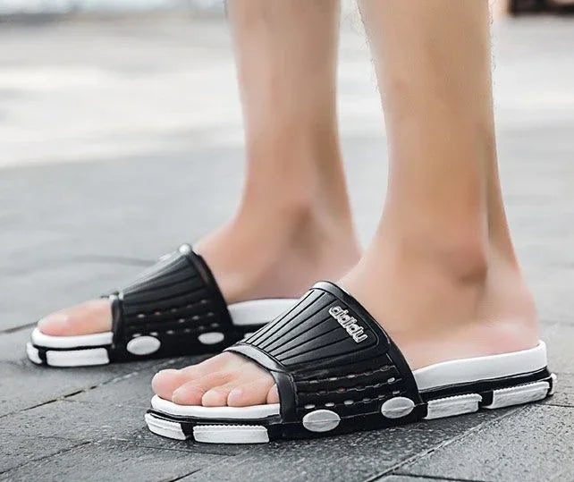 Slippers for Men Soft Black and White Outdoor Shoes Eva Rubber Cheap Liquidation Designer Luxury Clappers 2025 Adult Sandals Man