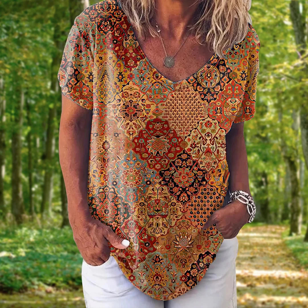 Retro Paisley Pattern T-Shirts Elegant Classic Floral Print Women's Short Sleeve Top Women V-Neck T Shirt Tee Oversized Clothing