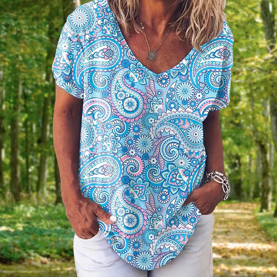 Retro Paisley Pattern T-Shirts Elegant Classic Floral Print Women's Short Sleeve Top Women V-Neck T Shirt Tee Oversized Clothing