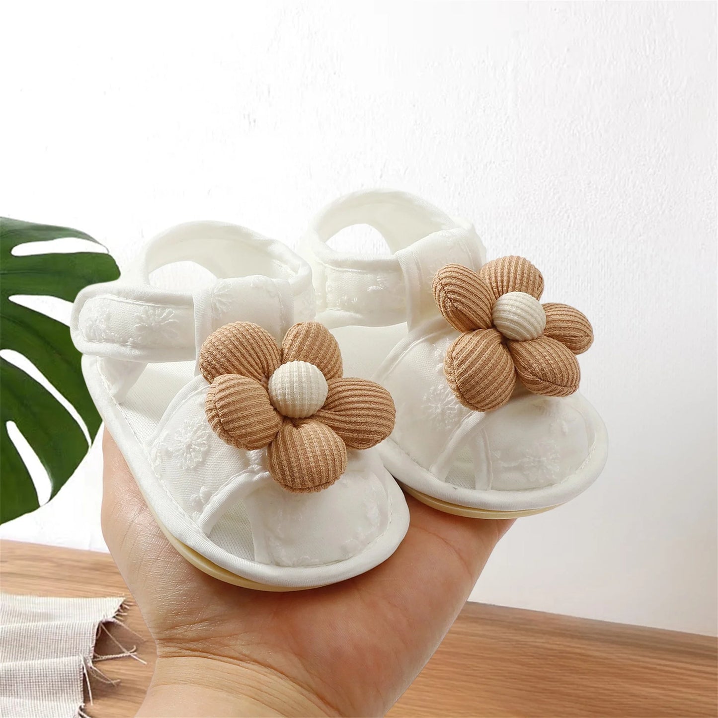 Cute Baby Girl Sandals Stylish Floral Design Non-slip Toddler Shoes for Comfortable Summer Wear Everyday