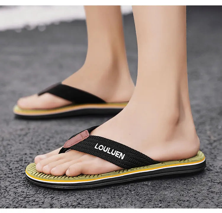 Fashion Green Flip Flops Man Slides Lightweight Soft Flat Slippers For Men Outdoor Non-Slip Beach Slippers Man Summer Flip Flops