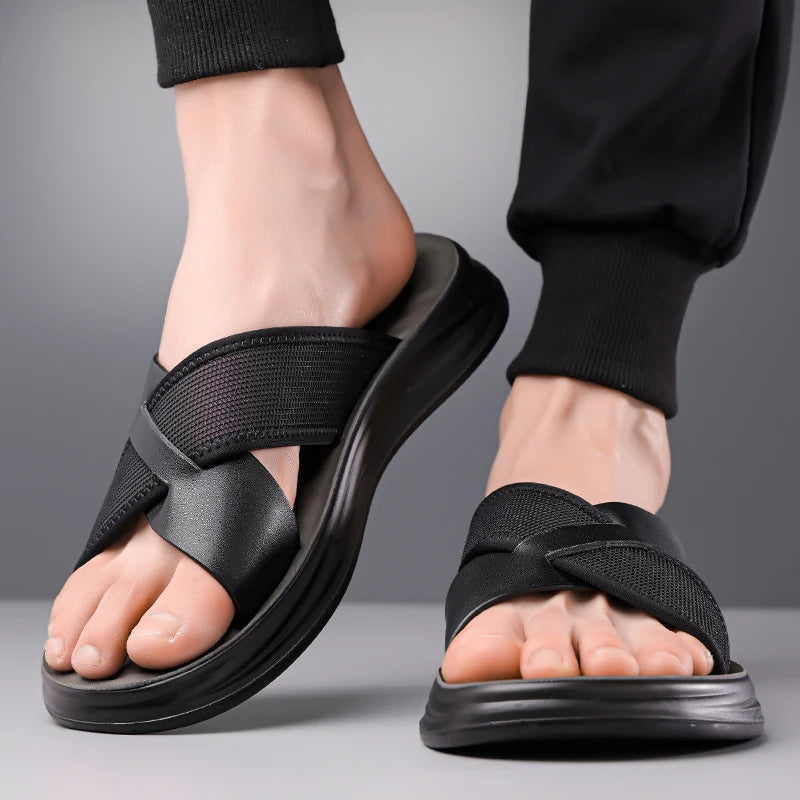 Summer New Designer Slippers for Men Solid Color Fashion Casual Anti-slip Wear-resistant Beach Shoes Male Outwear Flip Flop Man