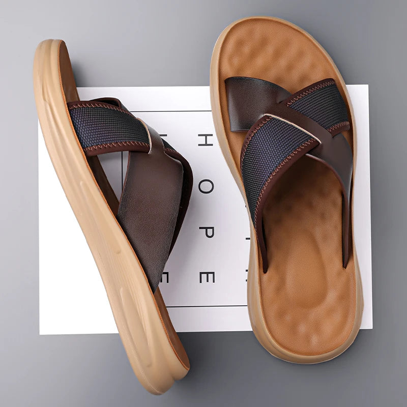 Summer New Designer Slippers for Men Solid Color Fashion Casual Anti-slip Wear-resistant Beach Shoes Male Outwear Flip Flop Man