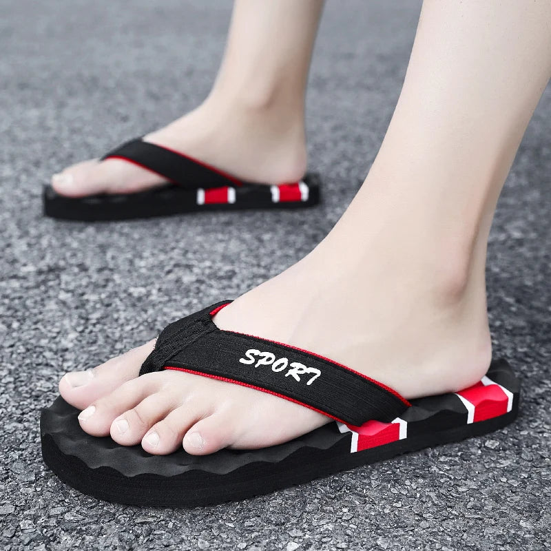 Summer Breathable Men's Flip Flops With Massage Indoor and Outdoor Slippers For Men Beach Sandals Fashionable Contrasting Slides