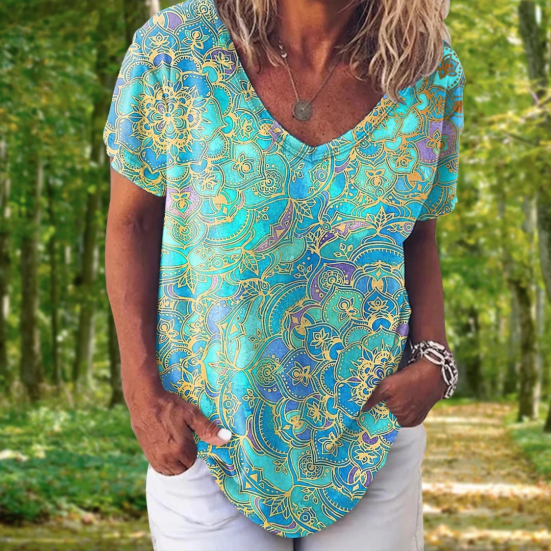 Retro Paisley Pattern T-Shirts Elegant Classic Floral Print Women's Short Sleeve Top Women V-Neck T Shirt Tee Oversized Clothing