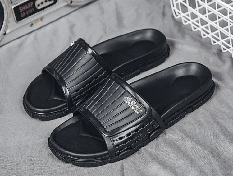 Slippers for Men Soft Black and White Outdoor Shoes Eva Rubber Cheap Liquidation Designer Luxury Clappers 2025 Adult Sandals Man