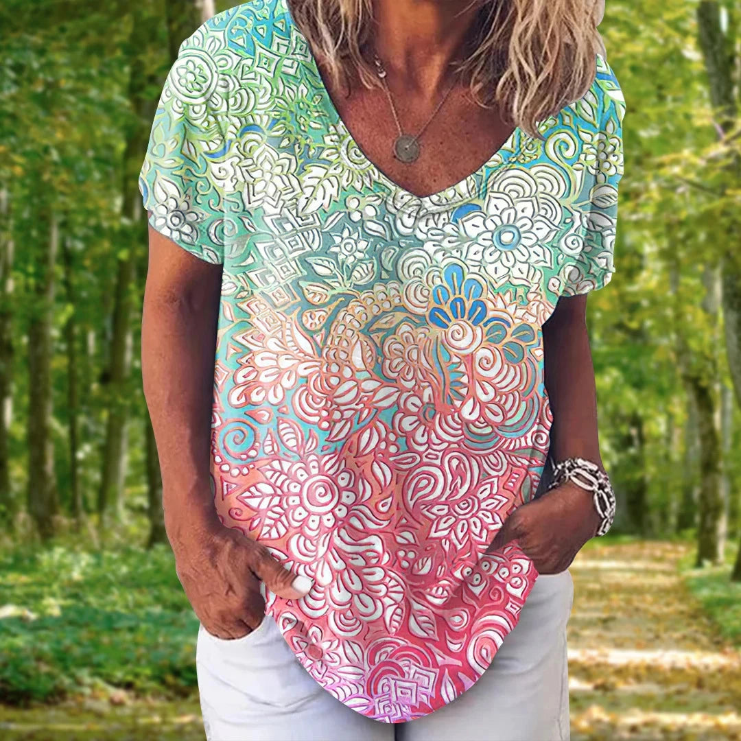 Retro Paisley Pattern T-Shirts Elegant Classic Floral Print Women's Short Sleeve Top Women V-Neck T Shirt Tee Oversized Clothing