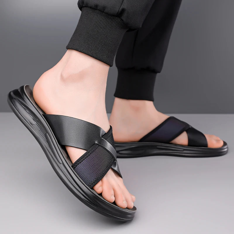 Summer New Designer Slippers for Men Solid Color Fashion Casual Anti-slip Wear-resistant Beach Shoes Male Outwear Flip Flop Man