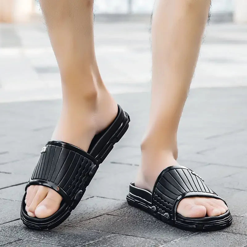 Slippers for Men Soft Black and White Outdoor Shoes Eva Rubber Cheap Liquidation Designer Luxury Clappers 2025 Adult Sandals Man