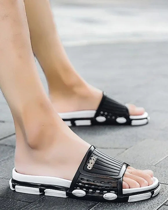 Slippers for Men Soft Black and White Outdoor Shoes Eva Rubber Cheap Liquidation Designer Luxury Clappers 2025 Adult Sandals Man