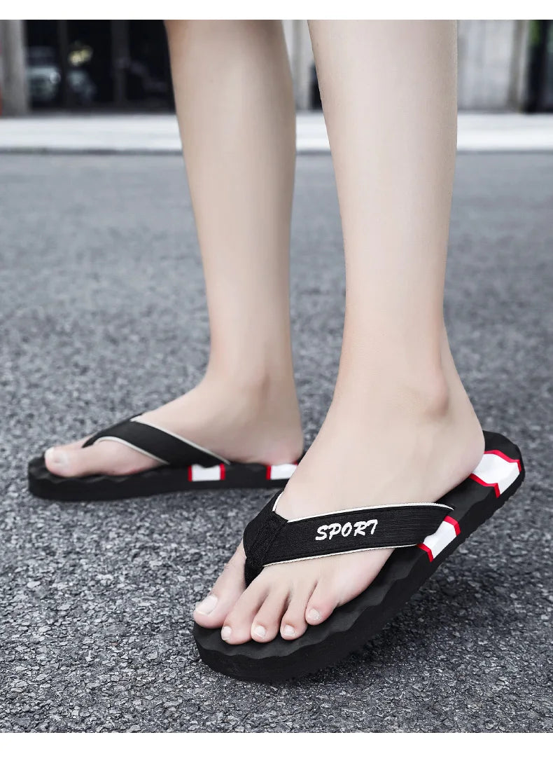 Summer Breathable Men's Flip Flops With Massage Indoor and Outdoor Slippers For Men Beach Sandals Fashionable Contrasting Slides