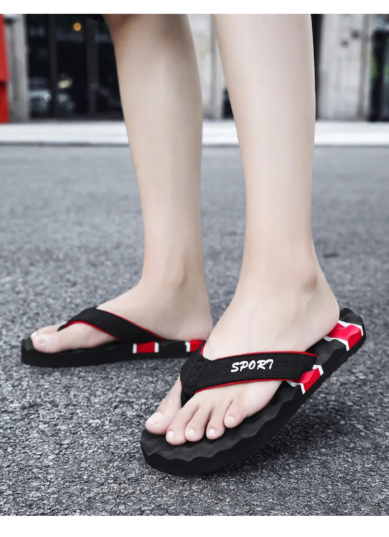 Summer Breathable Men's Flip Flops With Massage Indoor and Outdoor Slippers For Men Beach Sandals Fashionable Contrasting Slides